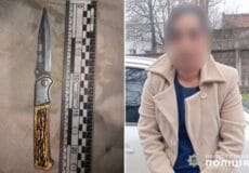 На Хмельниччині молода жінка всадила ніж у живіт знайомому