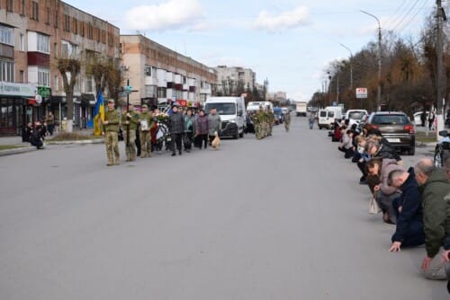 У Шепетівці попрощалися із загиблим солдатом Сергієм Ткачуком