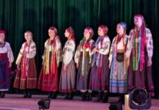 У Славуті зіграли виставу, аби зібрати кошти пораненому захиснику