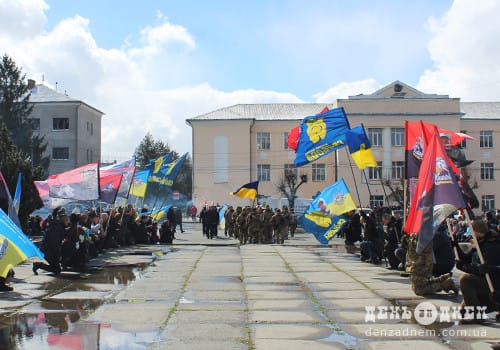 Заповів розвіяти прах над Говерлою: у Шепетівці прощалися із Захисником з позивним «Крук»