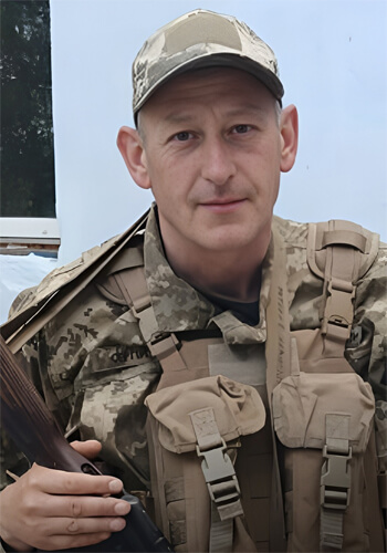 Орден загиблого на війні морпіха із Шепетівщини отримав його син