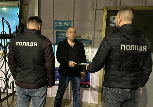 Нелегала із Азербайджану вже чекала міграційна поліція в Шепетівському районі