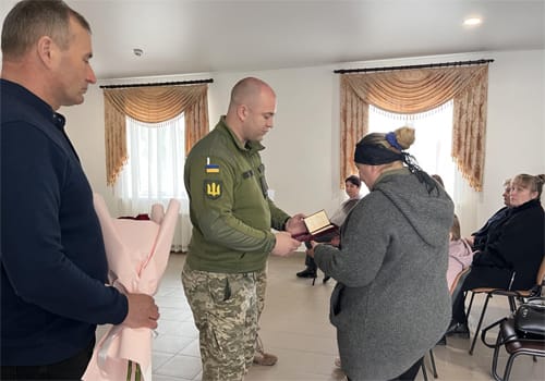 Президент України посмертно нагородив орденом солдата із Шепетівщини
