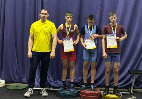 Важкоатлети гідно представили Шепетівку на обласному чемпіонаті