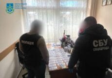 У Хмельницькому лікарка за доларову винагороду могла видати документи для встановлення інвалідності