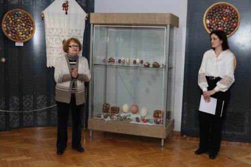 Тисяча великодніх яєць і жодного однакового: на Хмельниччиниі відбулося відкриття етно-виставки