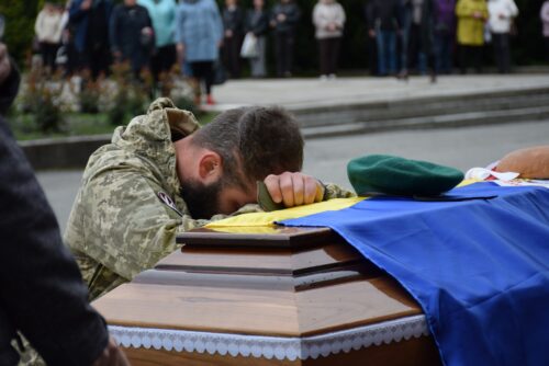 Шепетівка в жалобі: до Небесного війська приєднався Захисник-прикордонник Віталій Дячук