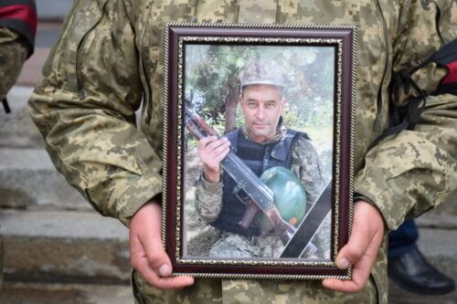 Довгі місяці невідомості: Шепетівка зустріла воїна Івана Літнаровича, який загинув у жовтні