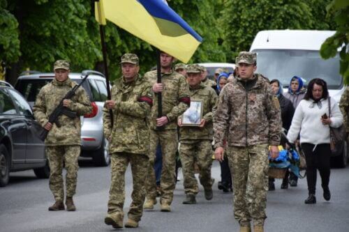 Довгі місяці невідомості: Шепетівка зустріла воїна Івана Літнаровича, який загинув у жовтні