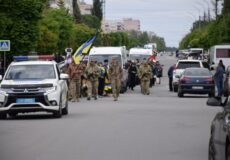 Народився із Незалежною Україною і поліг у бою за її свободу: у Шепетівці провели у засвіти старшого солдата Андрія Іщенка