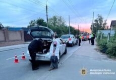 Несподівана розв’язка: чоловік, якого запідозрили у викраденні людини, травмував поліцейських