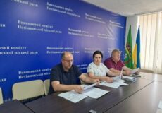 У Нетішині встановлять утеплені будиночки для тварин у зоні вигулу