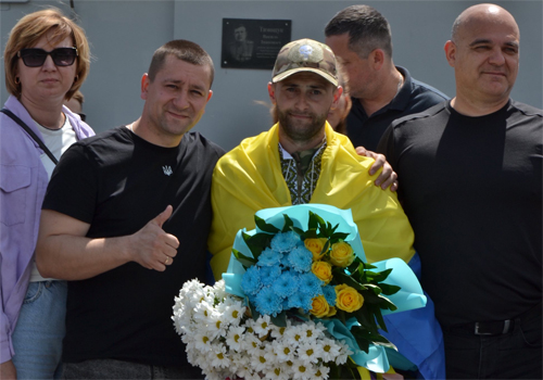 У Шепетівському районі на вокзалі зустріли земляка, що вважався зниклим безвісти