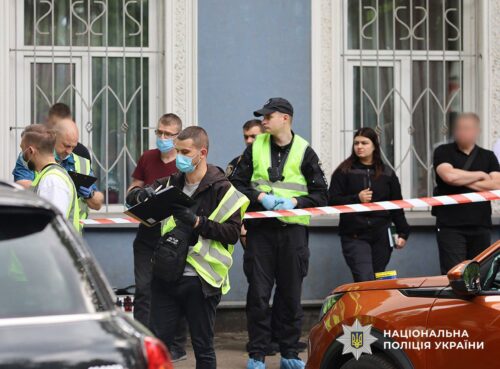 Фатальний кінець: у сусідній із Хмельничччною області чоловік застрелив колишню в авто і пустив кулю в себе