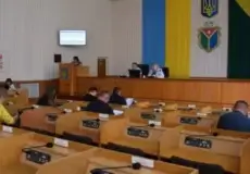 Засідання виконавчого комітету в Шепетівці: завершення приватизації кінотеатру, ремонти доріг, компенсації за пошкоджене майно