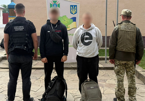 Йшли, бо вірили: по сусідству із Хмельниччиною спинили двох чоловіків