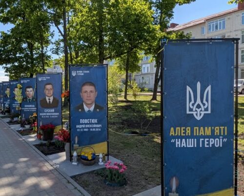 У Славуті до крадіжок на Алеї Пам’яті причетний підліток