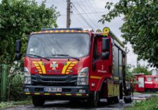 На Хмельниччині рятувальники не дали вогню знищити людське житло