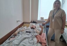 У Хмельницькому міграційники прийшли до пораненого захисника