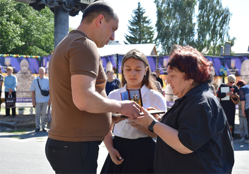 У Шепетівській громаді посмертно присвоїли почесні звання 13 захисникам