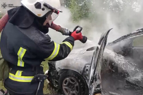 На Шепетівщині горіла автівка