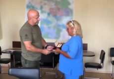 Дружині загиблого Героя з Нетішина вручили Орден «За мужність»