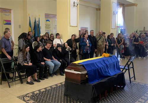 Був люблячим батьком, залишив по собі сина: на Шепетівщині віддали останню шану захиснику