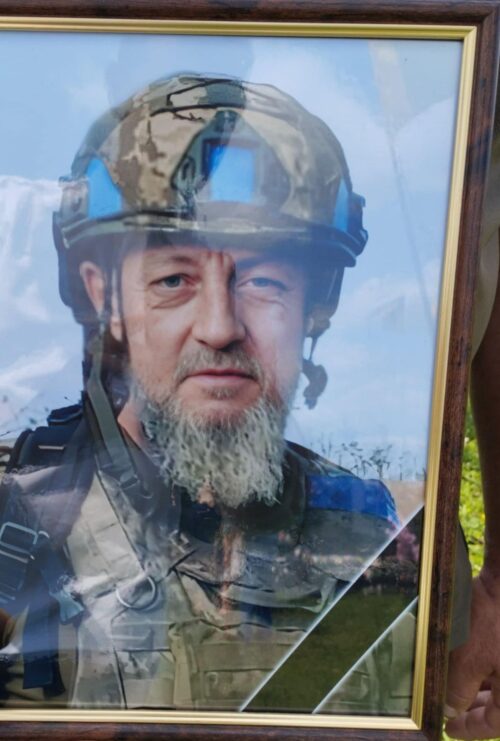 У Полонській громаді попрощалися із Захисником, який трагічно загинув у перший день відпустки