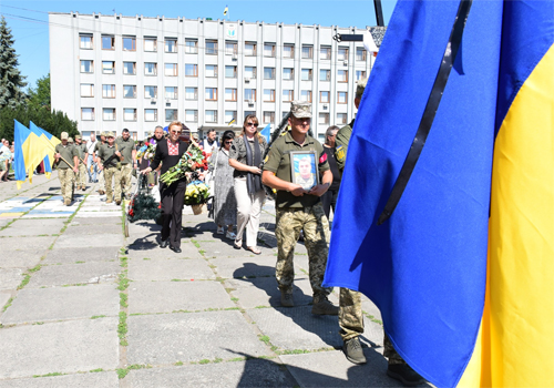 У Шепетівці попрощалися із Захисником України Сергієм Бочаровим