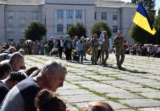 Через рік після загибелі Шепетівська громада попрощалася із Захисником Віталієм Мухою
