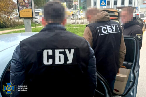 У сусідній із Хмельниччиною області керівник коледжу заробляв на ухилянтській схемі: як це вдалося