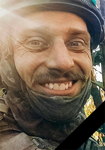 На Шепетівщині попрощалися із бізнес-аналітиком, який загинув на війні