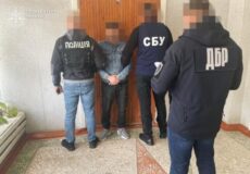На Хмельниччині судитимуть правоохоронця з Донеччини, який торгував зброєю