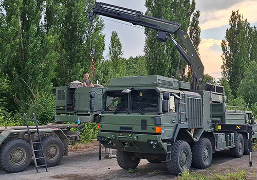 «Везу не просто ракети — везу життя». Історія Вадима, водія-кранівника