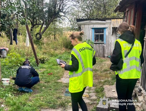 У сім'ї, з якої мали б вилучити дітей, сталася трагедія: чоловік вбив дружину, дитину, тварин та поранив сусідку