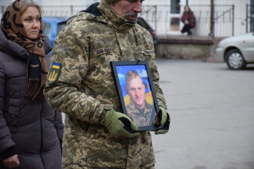 Відразу у трьох громадах Шепетівщини прощалися із оператором БпЛА Чапалюком Валентином