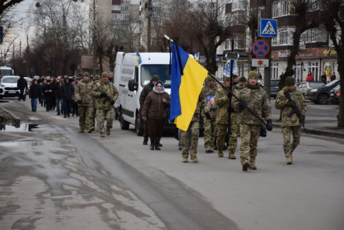 Відразу у трьох громадах Шепетівщини прощалися із оператором БпЛА Чапалюком Валентином