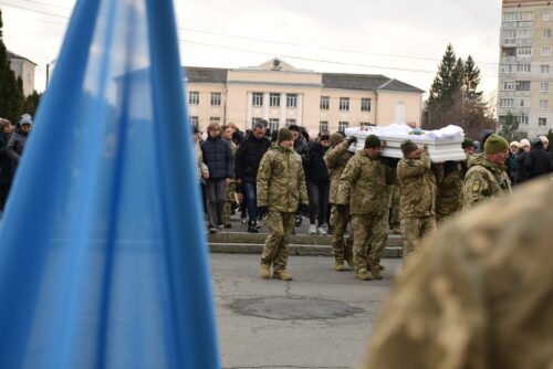 Відразу у трьох громадах Шепетівщини прощалися із оператором БпЛА Чапалюком Валентином