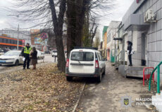 У Хмельницькому біля пошти наїхали на пенсіонерку