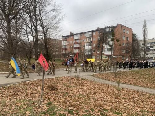 Обірвалося життя, сповнене любові до України: громада на Шепетівщині попрощалася із Захисником України Вадимом Дєдовим