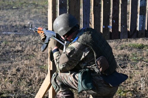 Робота двійками і точність під вогнем: тренування хмельницьких гвардійців