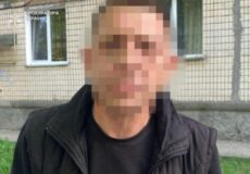 На Хмельниччині чоловік збував заборонене на території навчального закладу