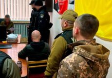 На Хмельниччині військовий, який був у СЗЧ, намагався відкупитися від служби