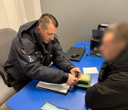 Чоловік поплатився за використання поліцейської символіки для розважального контенту
