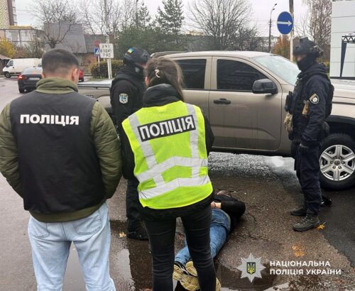 10 тисяч доларів за «пасажира»: ціна проїзду у відсіку автобуса