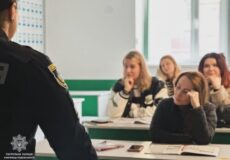 На Хмельниччині майбутні водії випробували на собі алкоокуляри