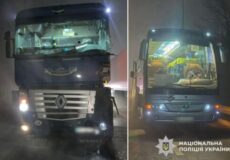 На Хмельниччині вантажівка зіткнулася з рейсовим автобусом