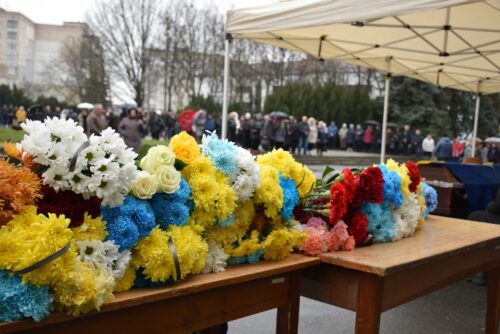 У Шепетівці провели в останню земну дорогу стрільця-снайпера