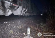 Смерть на коліях: на Хмельниччині поїзд наїхав на пенсіонера