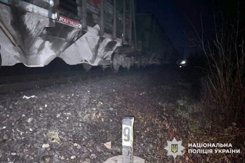 Смерть на коліях: на Хмельниччині поїзд наїхав на пенсіонера
